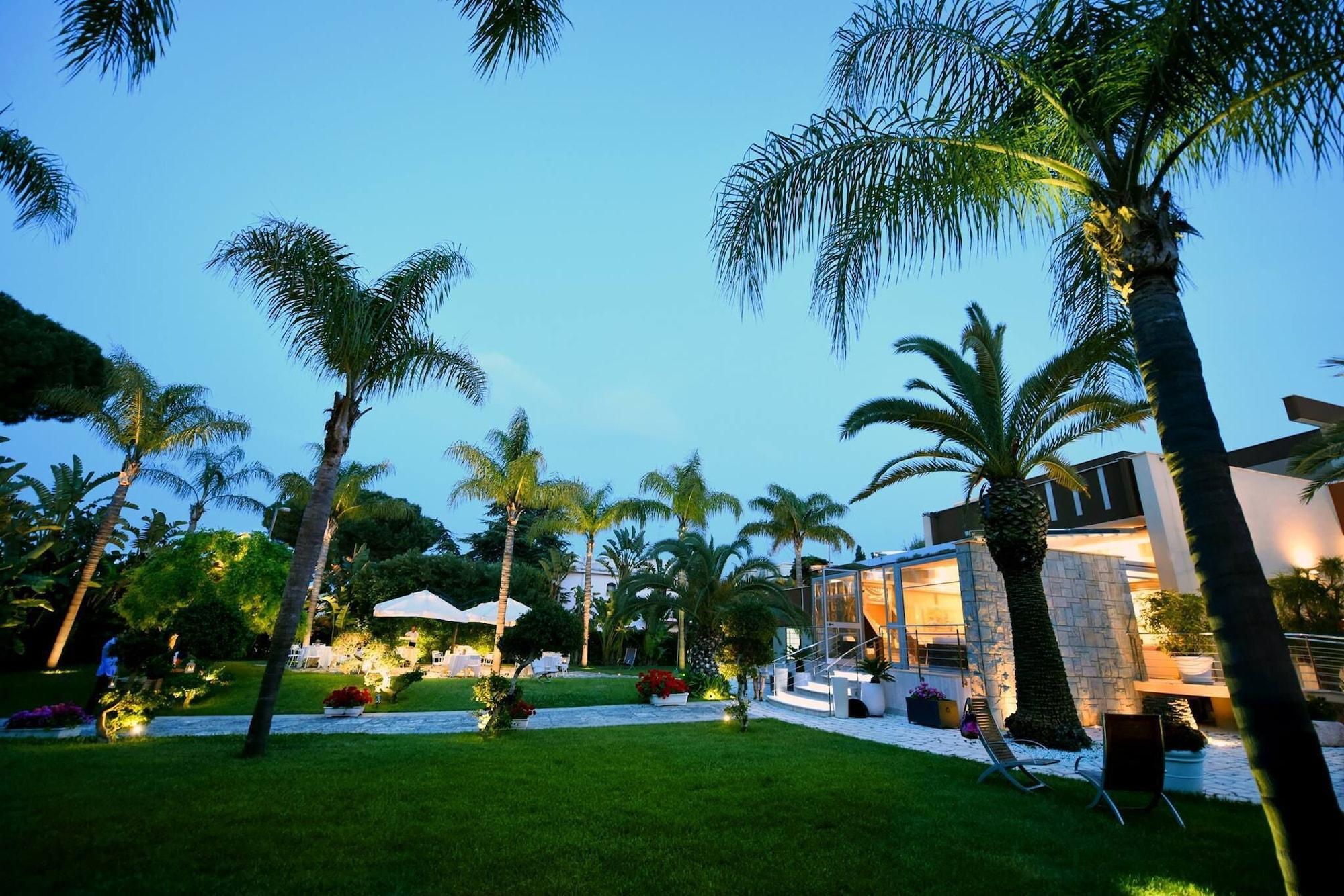 No Tag Urban Hotel Trani Ngoại thất bức ảnh